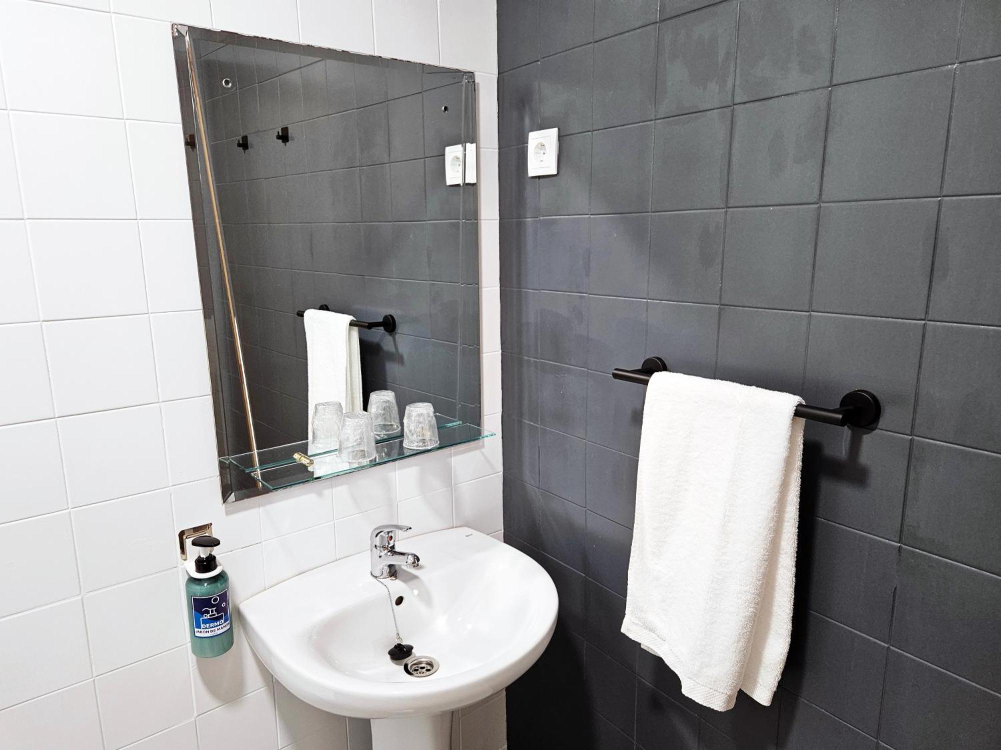 Hotel San Vicente - Centro Playa Conil De La Frontera Ngoại thất bức ảnh