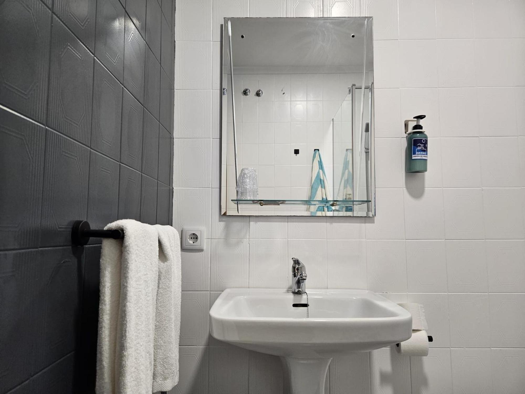 Hotel San Vicente - Centro Playa Conil De La Frontera Ngoại thất bức ảnh